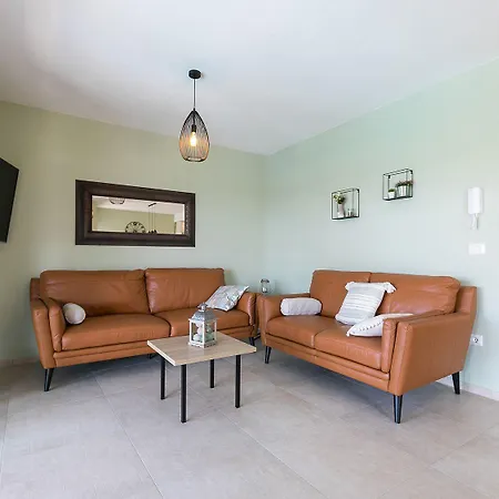 Holiday home Traumhafte Mit Beheizbarem Privatpool, Outdoor-gym, Meerblick, In Umgebung Von Weinbergen