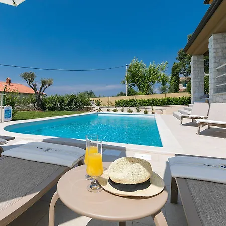 Traumhafte Mit Beheizbarem Privatpool, Outdoor-gym, Meerblick, In Umgebung Von Weinbergen Holiday home