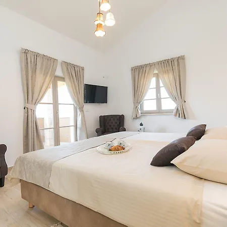 Hébergement de vacances Traumhafte Mit Beheizbarem Privatpool, Outdoor-gym, Meerblick, In Umgebung Von Weinbergen *