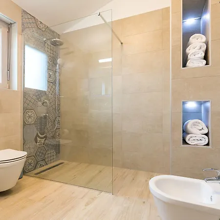 Traumhafte Mit Beheizbarem Privatpool, Outdoor-gym, Meerblick, In Umgebung Von Weinbergen Hébergement de vacances