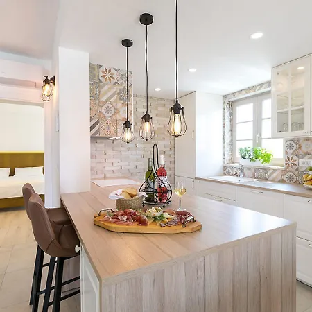 Traumhafte Mit Beheizbarem Privatpool, Outdoor-gym, Meerblick, In Umgebung Von Weinbergen Hébergement de vacances Vižinada