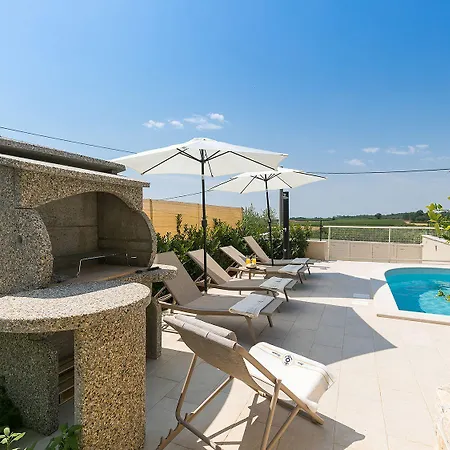 Traumhafte Mit Beheizbarem Privatpool, Outdoor-gym, Meerblick, In Umgebung Von Weinbergen * Vižinada