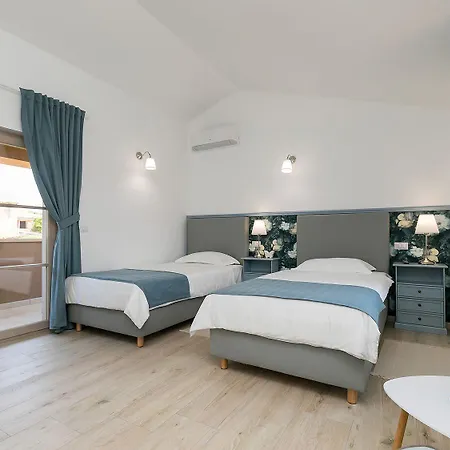 Hébergement de vacances Traumhafte Mit Beheizbarem Privatpool, Outdoor-gym, Meerblick, In Umgebung Von Weinbergen