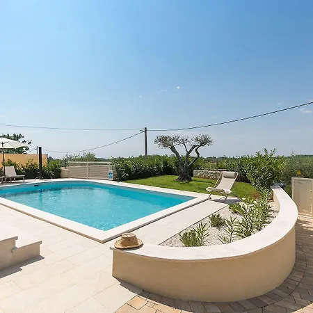 Traumhafte Mit Beheizbarem Privatpool, Outdoor-gym, Meerblick, In Umgebung Von Weinbergen Vižinada