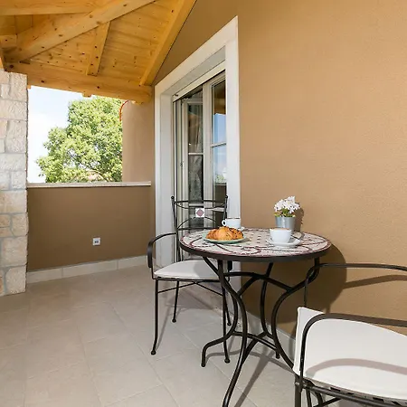 Traumhafte Mit Beheizbarem Privatpool, Outdoor-gym, Meerblick, In Umgebung Von Weinbergen Hébergement de vacances *