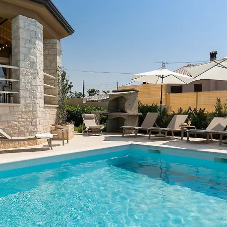 Hébergement de vacances Traumhafte Mit Beheizbarem Privatpool, Outdoor-gym, Meerblick, In Umgebung Von Weinbergen *