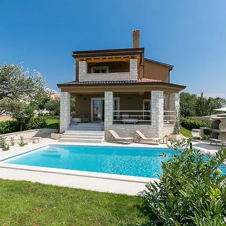 Traumhafte Mit Beheizbarem Privatpool, Outdoor-gym, Meerblick, In Umgebung Von Weinbergen Hébergement de vacances Vižinada